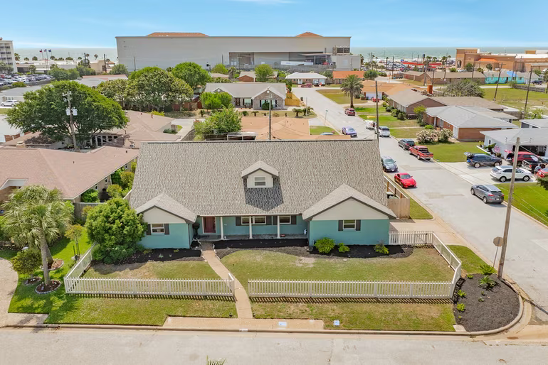 Photo of 5525 Ibis Drive, Galveston, TX 77551