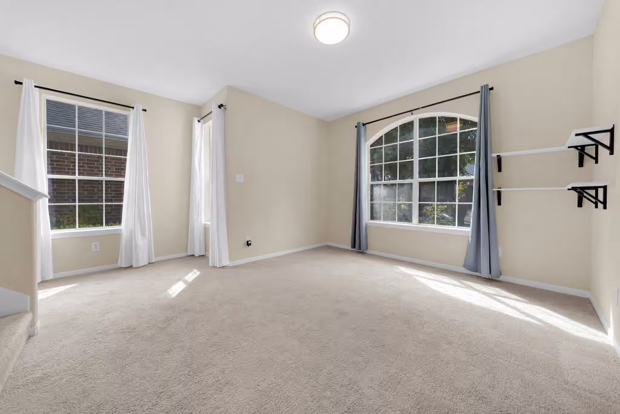 Photo 5 of 21610 Spring Vine Lane, Katy, TX