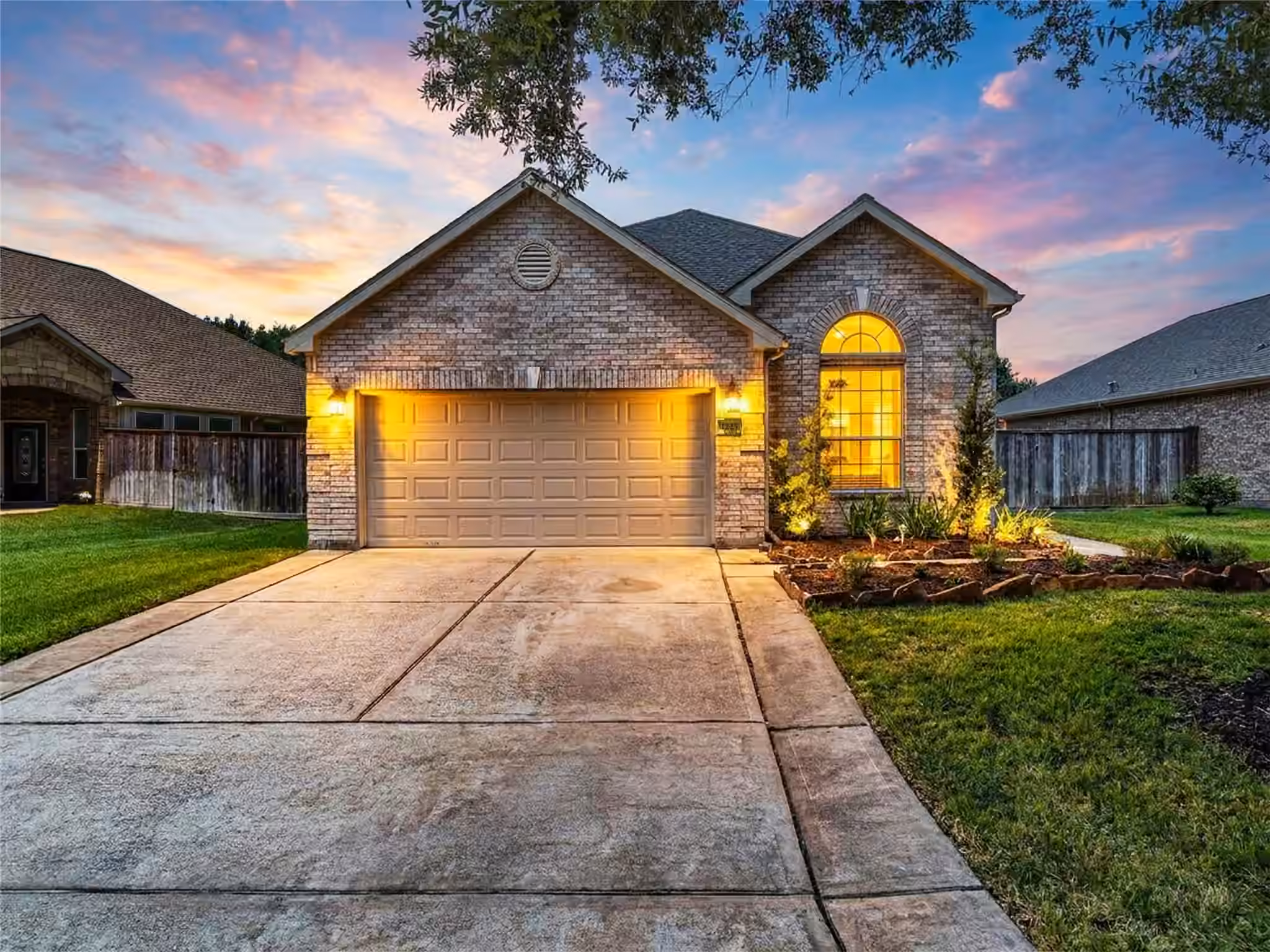 Photo of 1225 N Riviera Circle, Pearland, TX