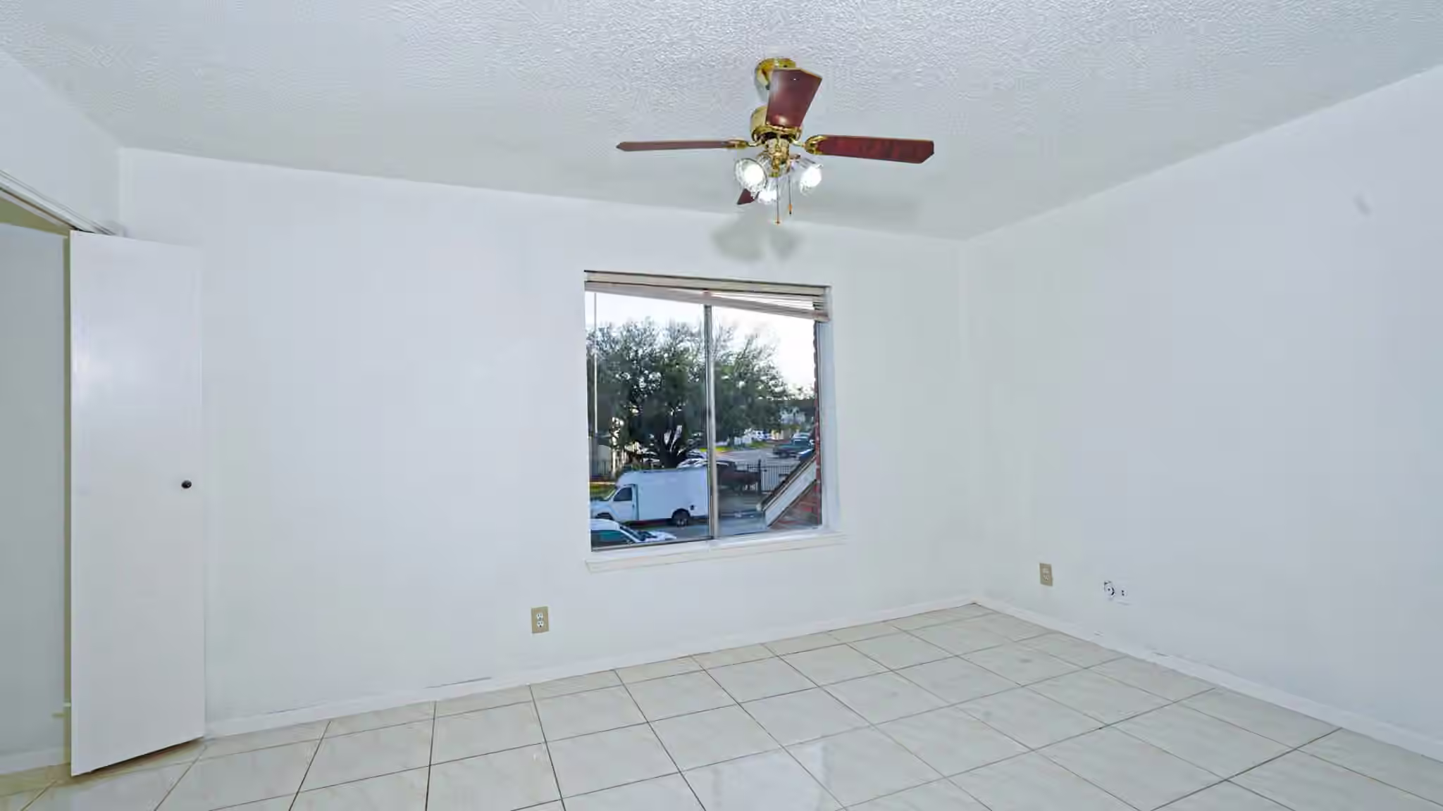 Photo 6 of 10920 Village Bend Lane 920, Houston, TX