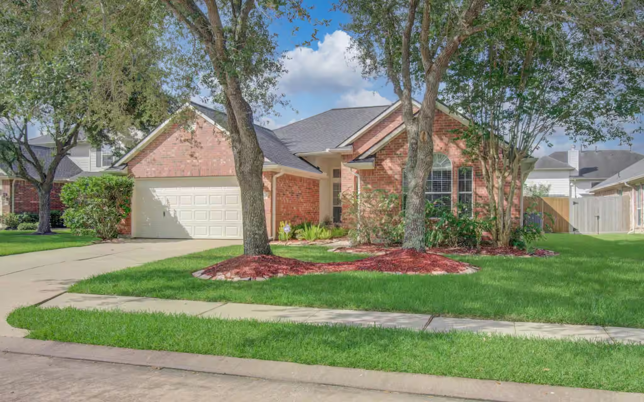 Photo 2 of 12808 Brook Arbor Court, Pearland, TX