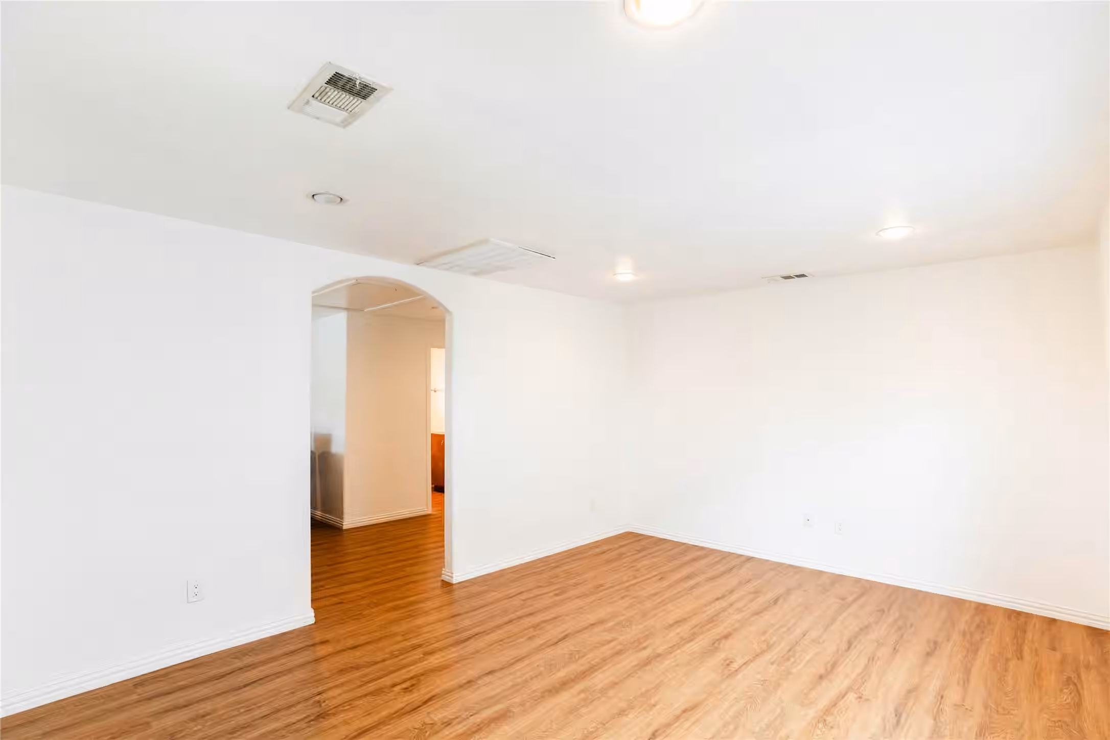 Photo 4 of 119 S Carroll Street, La Porte, TX