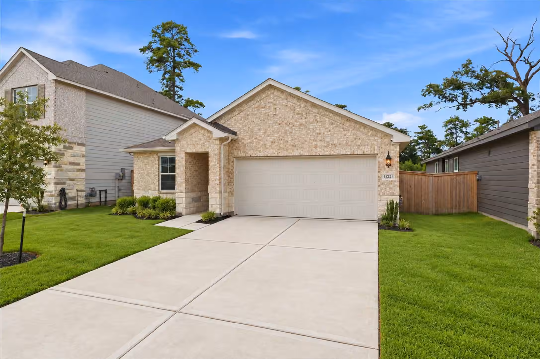 Photo 2 of 16221 Parish Pointe CT, Conroe, TX