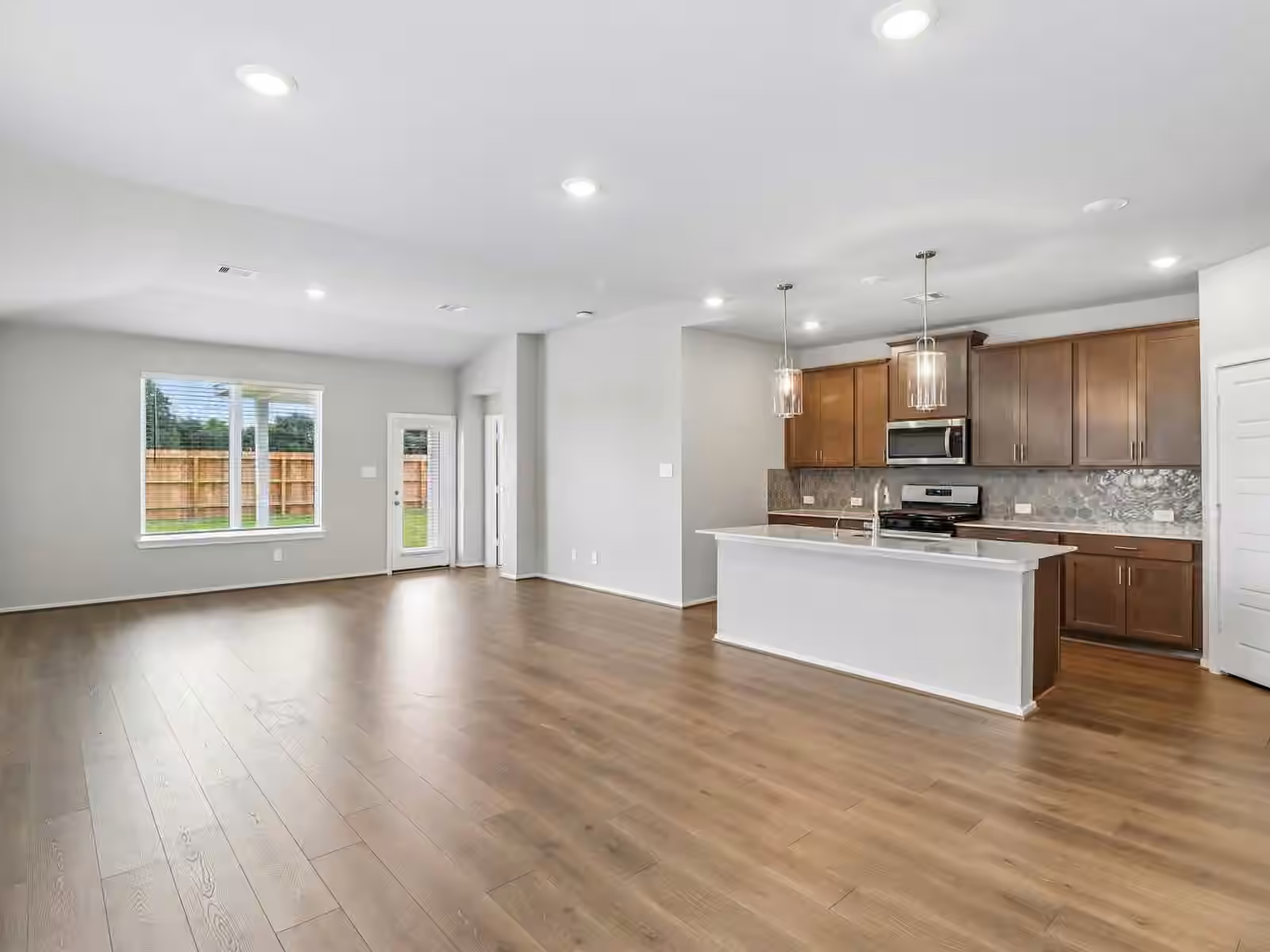 Photo 2 of 5228 Redbud Valley Drive, Pearland, TX