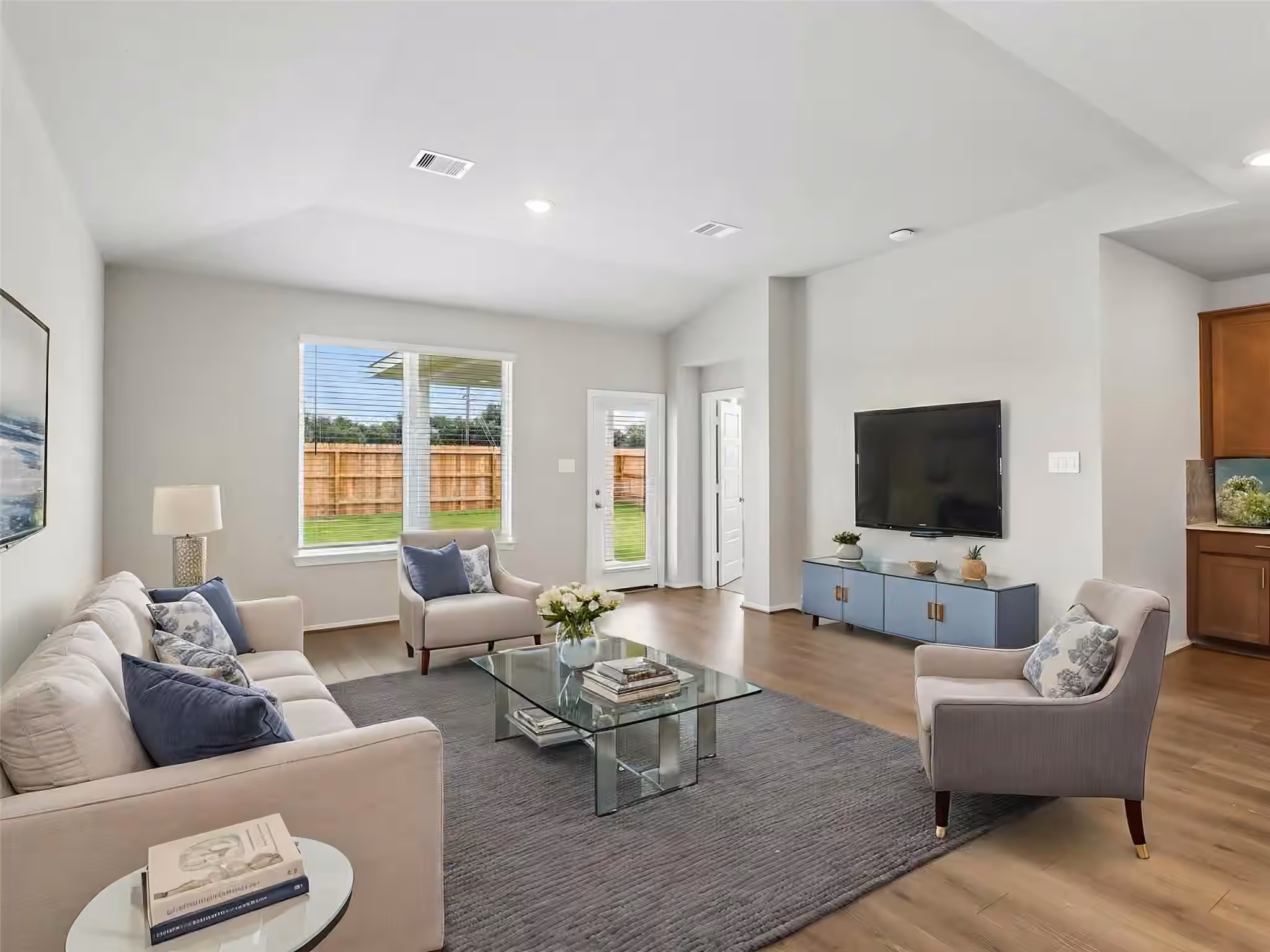 Photo 4 of 5228 Redbud Valley Drive, Pearland, TX