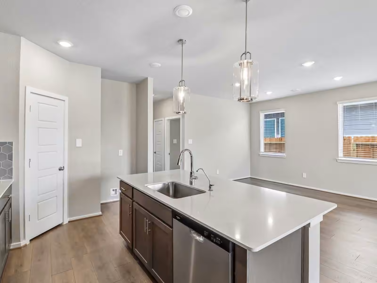 Photo 5 of 5228 Redbud Valley Drive, Pearland, TX