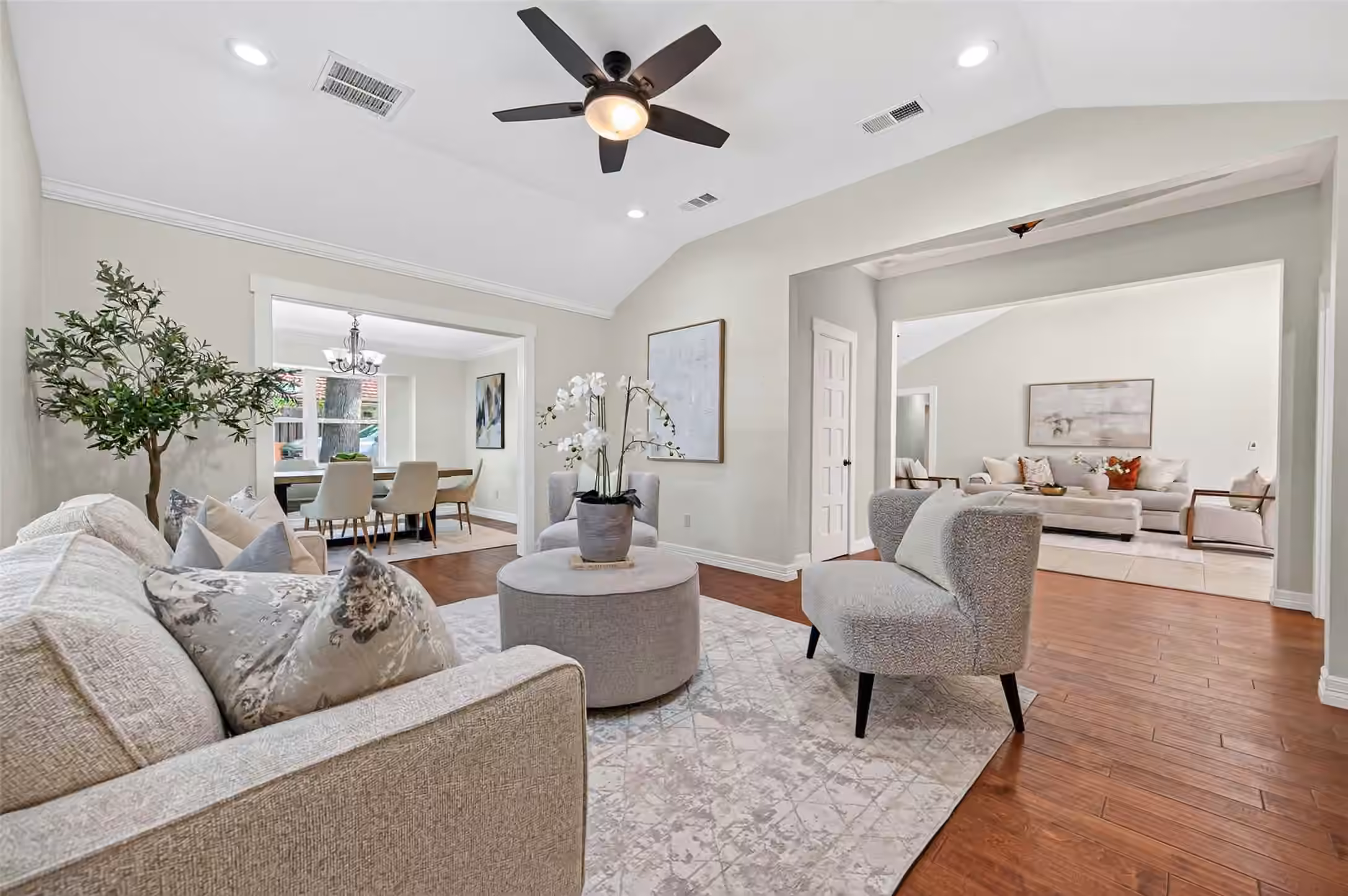 Photo 3 of 602 Patchester Drive, Houston, TX
