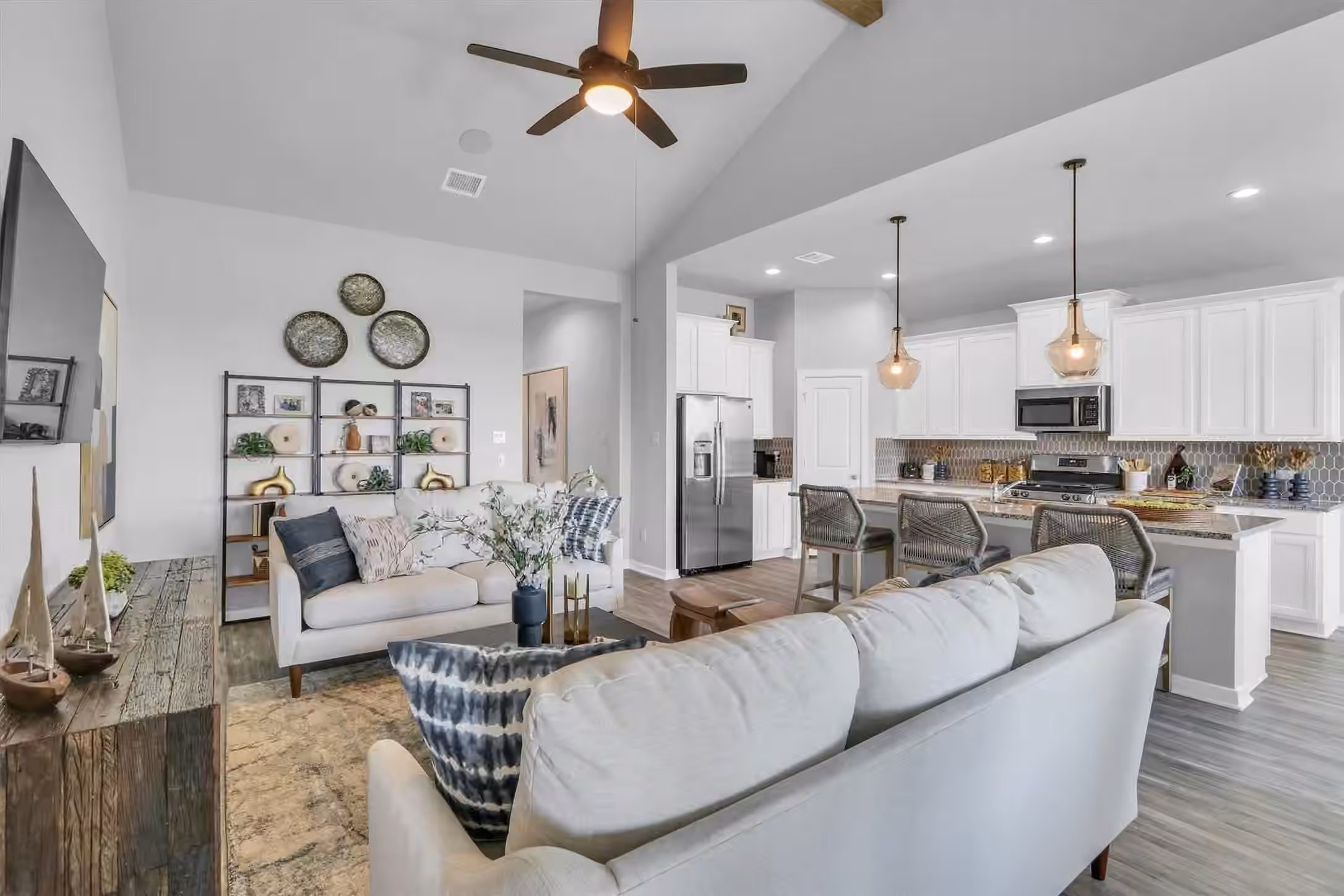 Photo 4 of 13301 Golden Isle Drive, La Marque, TX