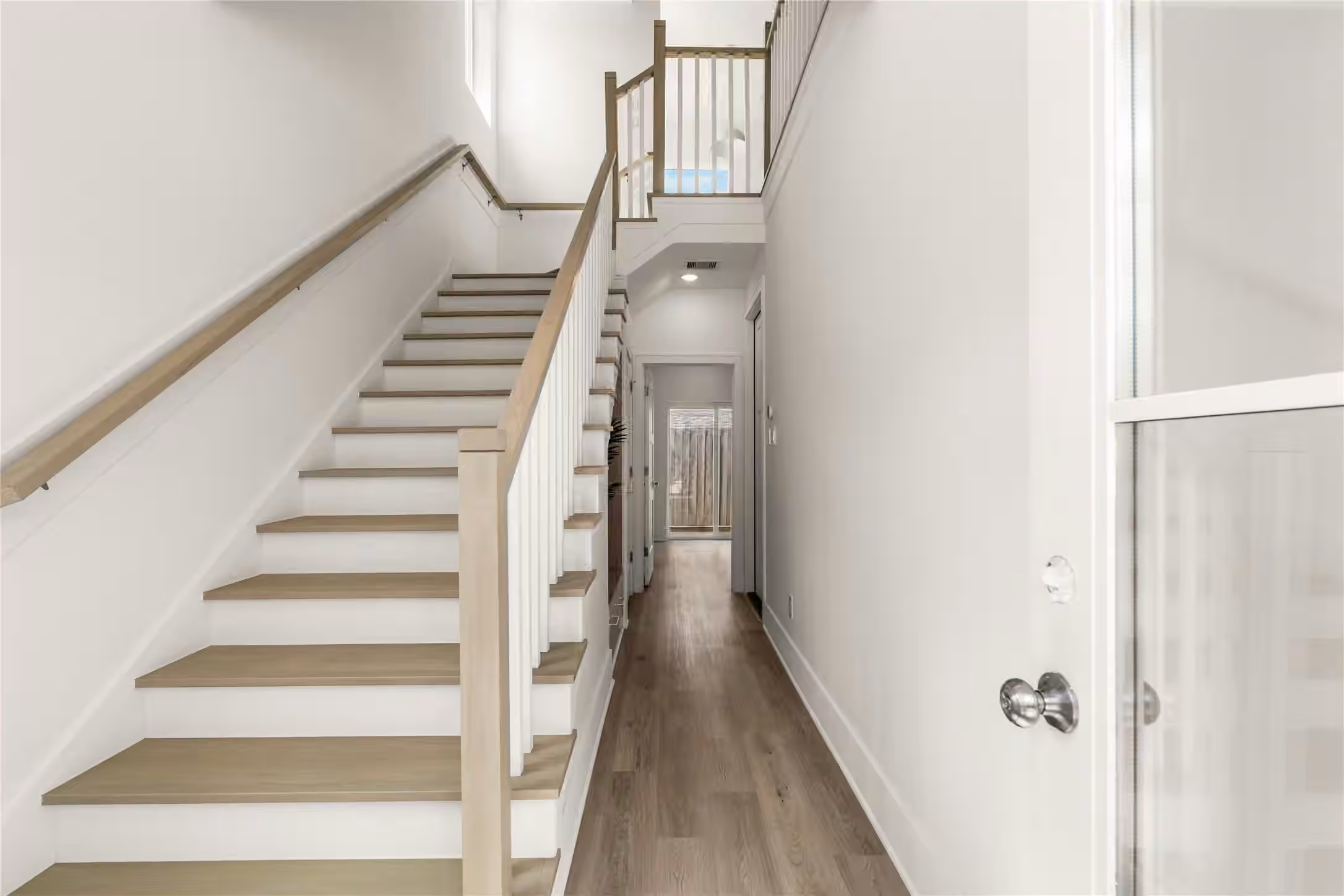 Photo 2 of 607 Skyland Terrace Way, Houston, TX