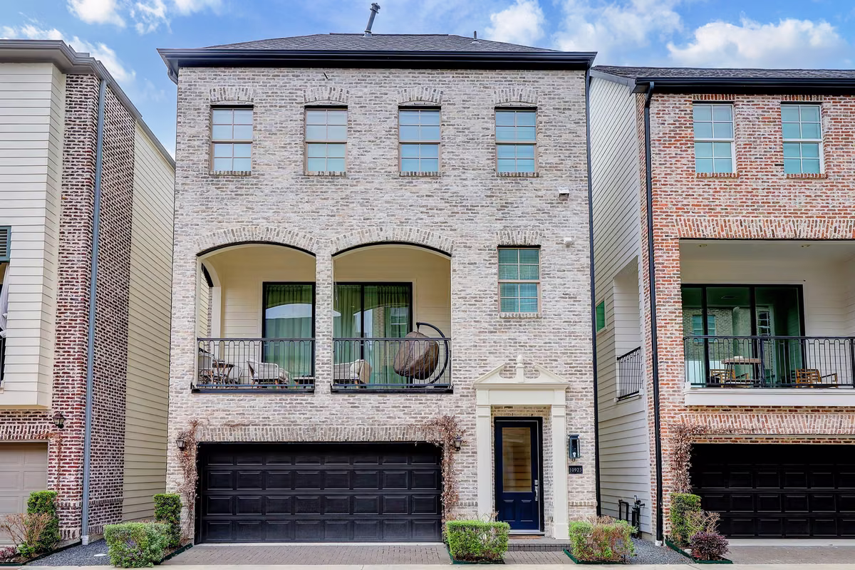 Photo of 10923 Grove Tree Lane, Houston, TX