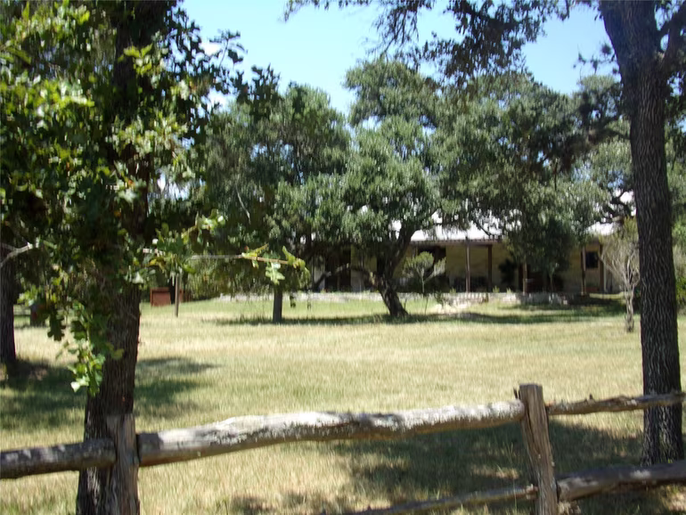 Photo 5 of 2003 Oakridge Road, Weimar, TX