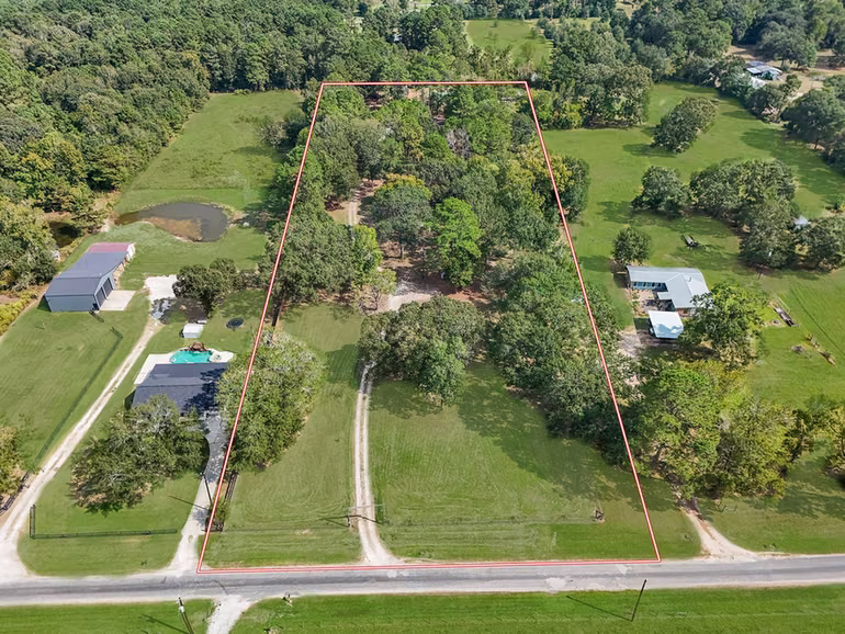 Photo of 390 County Road 2230, Cleveland, TX