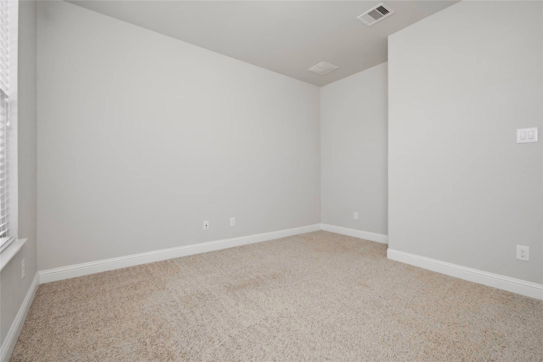 Photo 7 of 2948 Twin Cove Court, Conroe, TX