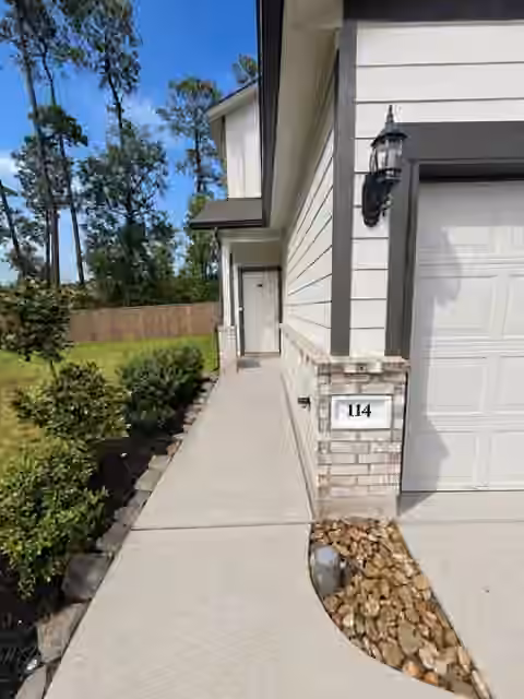Photo 3 of 114 Skyshine Court, Conroe, TX