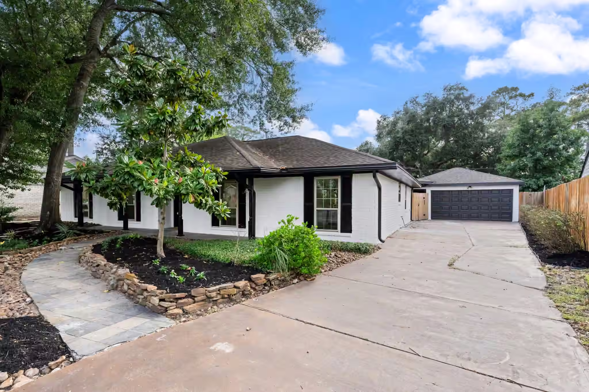 Photo 6 of 28923 Pine Hill Drive, Shenandoah, TX
