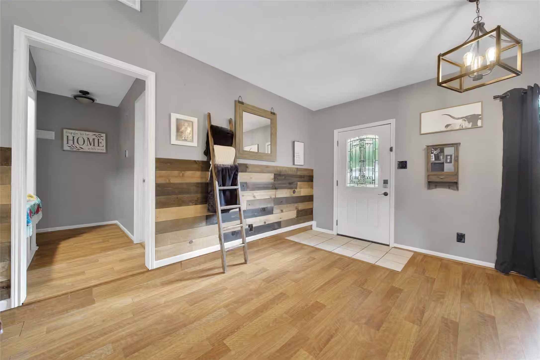 Photo 5 of 1728 E Lake Drive, Huntsville, TX
