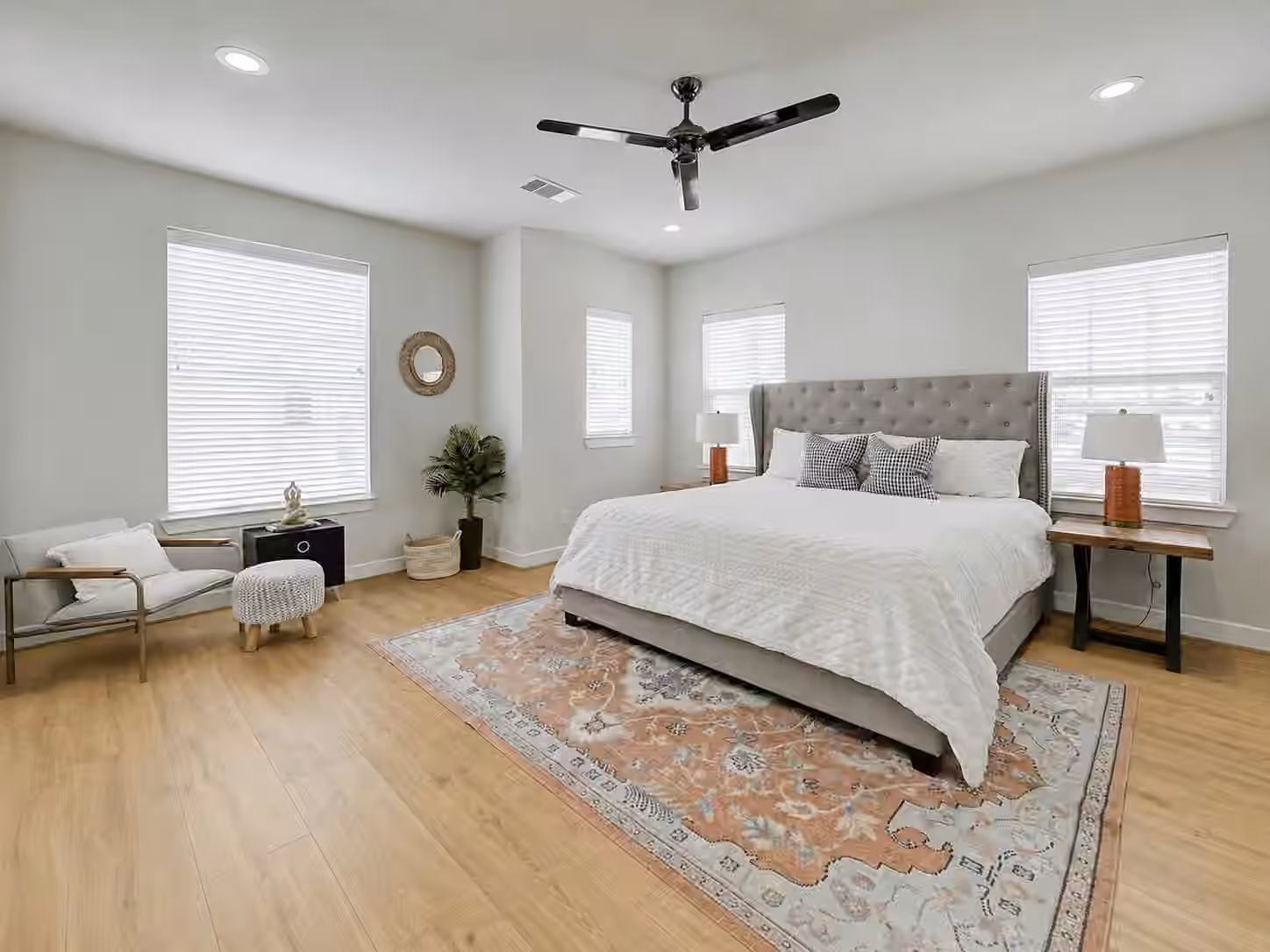 Photo 4 of 4520 Yoakum Boulevard, Houston, TX