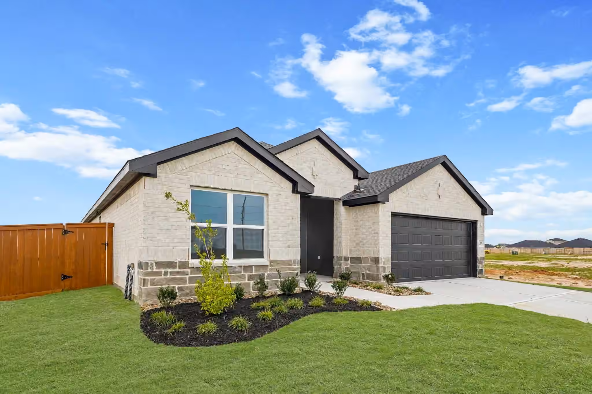 Photo 3 of 1155 Selene Sky Drive, Brookshire, TX