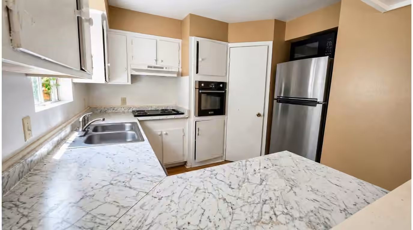 Photo 5 of 1403 Blalock Road 14, Houston, TX