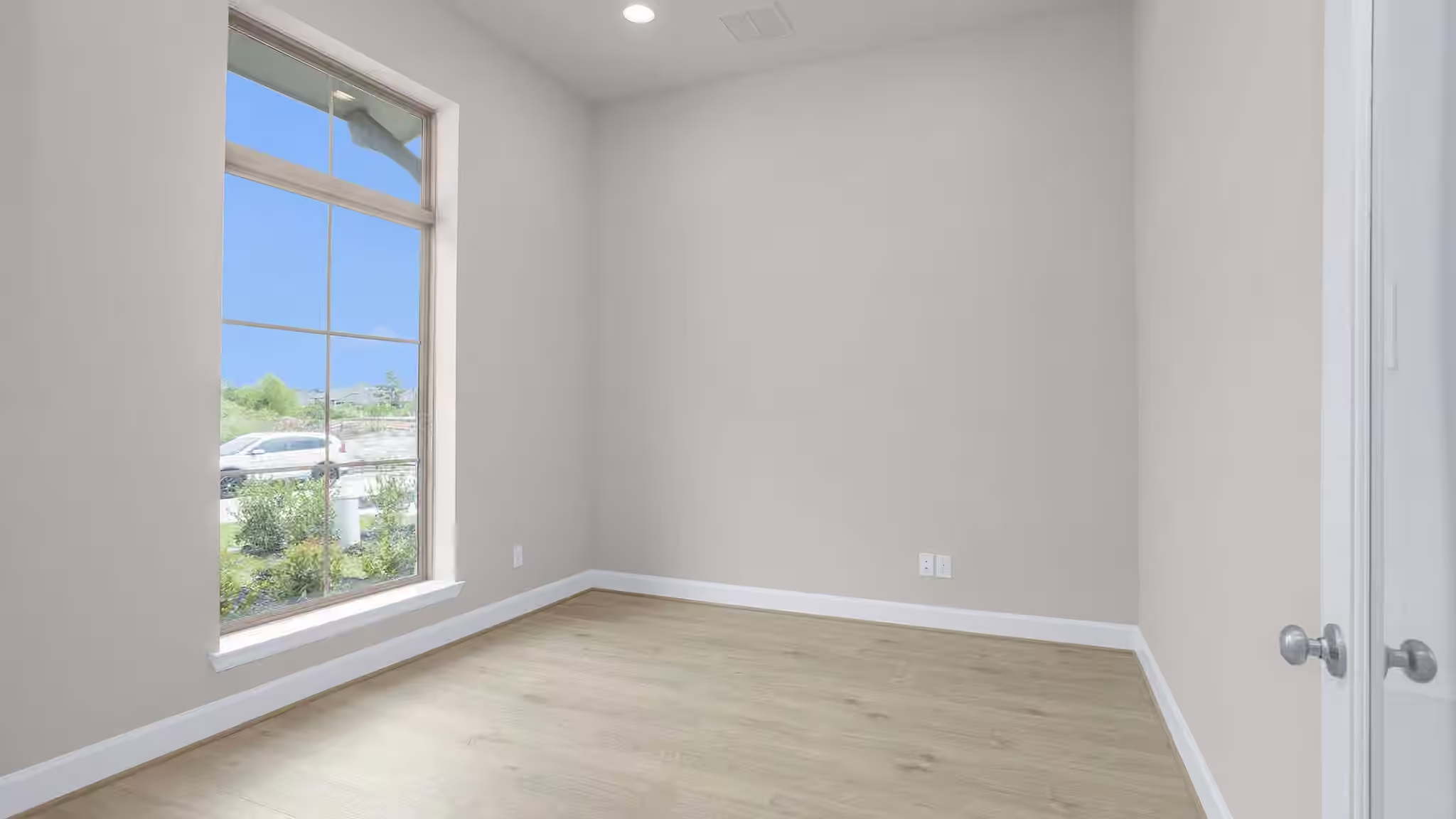 Photo 4 of 290 Texoma Plains Drive, Conroe, TX