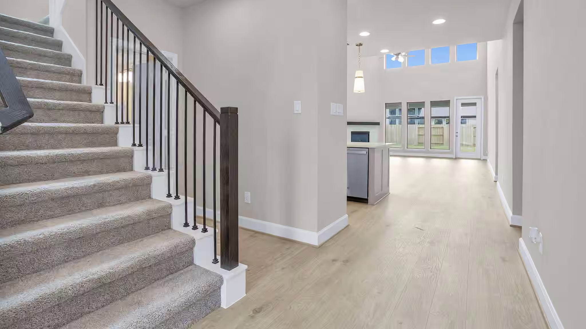 Photo 5 of 290 Texoma Plains Drive, Conroe, TX