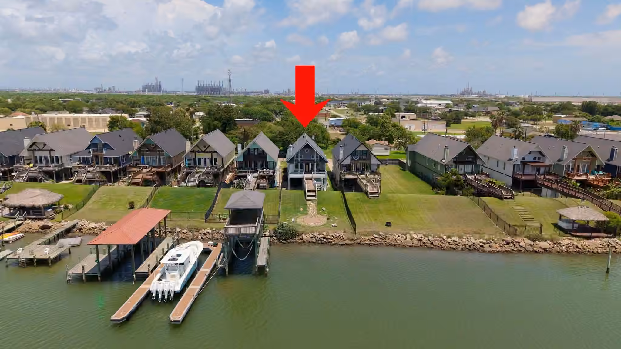 Photo 4 of 217 S Front Street, Freeport, TX