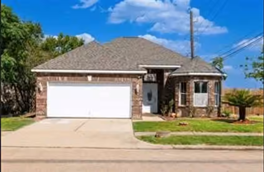 Photo of 2402 Raintree Village Drive, Katy, TX