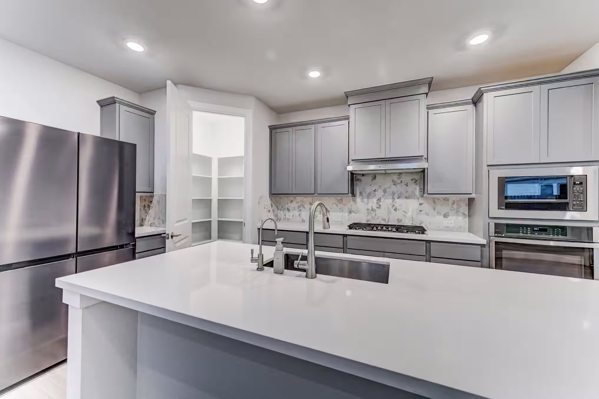 Photo 7 of 9522 Rialto Creek Drive, Cypress, TX