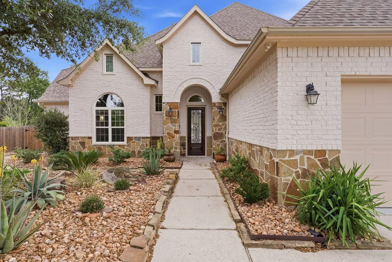 Photo 4 of 8403 Greenridge Manor Ln, Spring, TX