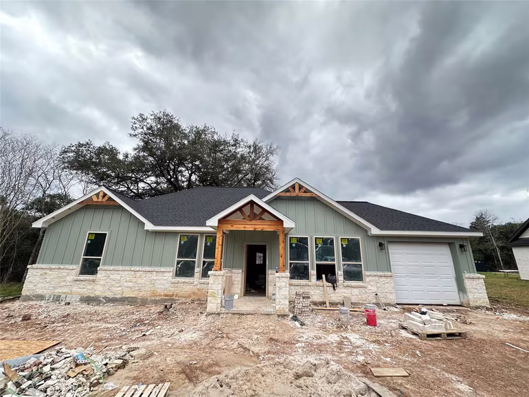 Photo 5 of 3910 Sunrise Lane, Damon, TX