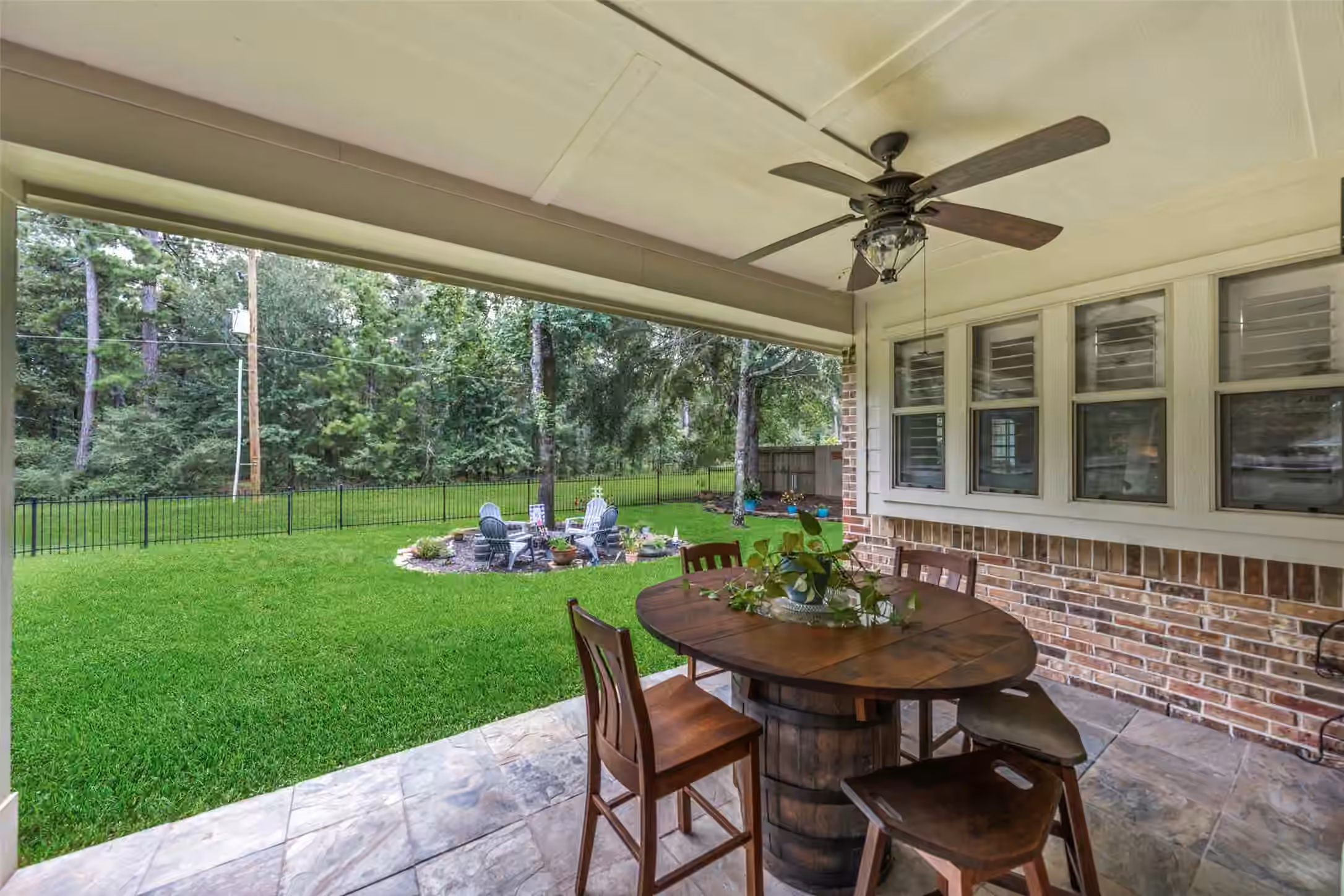 Photo 4 of 140 Brendan Woods Lane, Conroe, TX