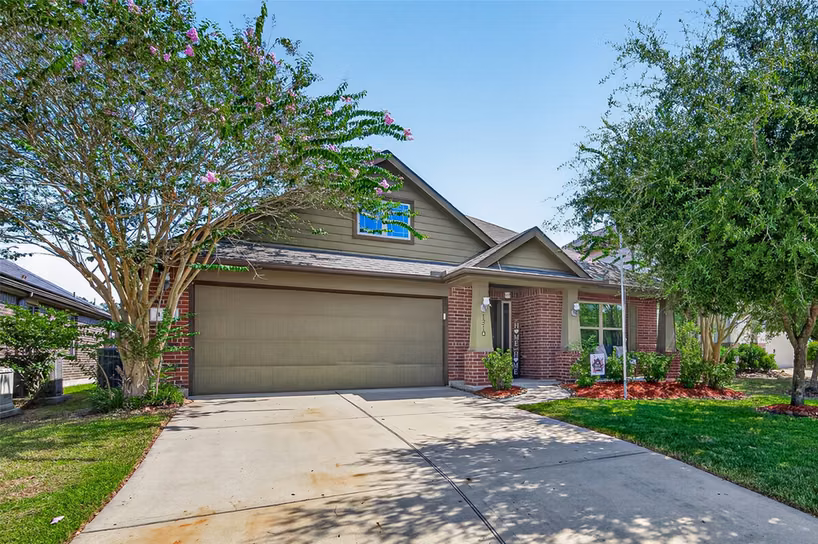 Photo 4 of 1310 Tee Time Court, Crosby, TX