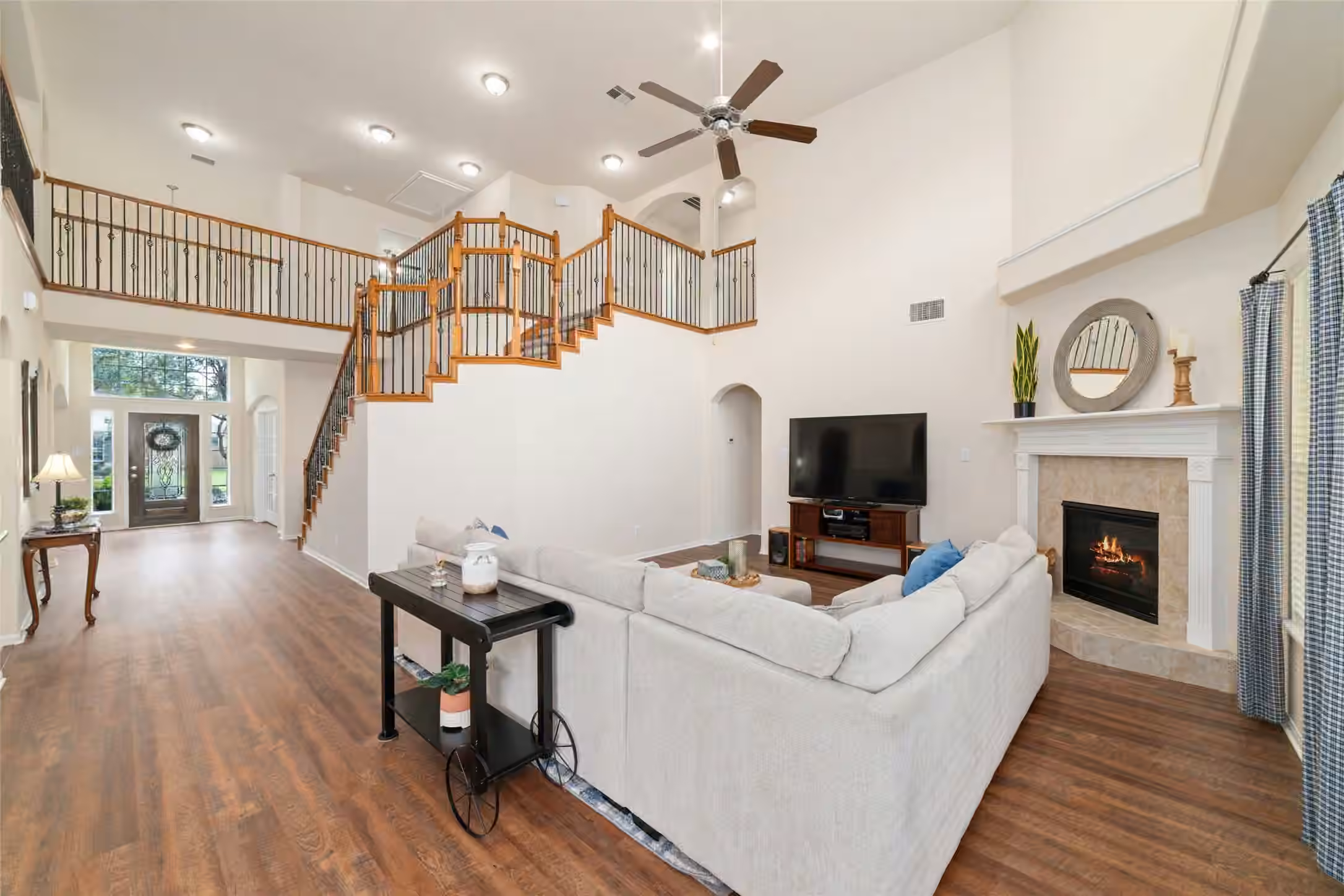 Photo of 14422 Lakepointe Bend Lane, Cypress, TX 77429