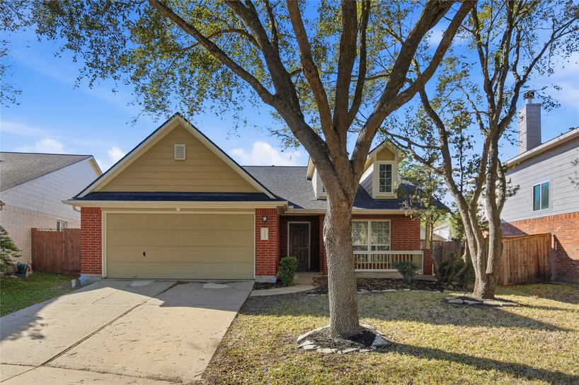 Photo 2 of 21126 Amber Crossing Drive, Richmond, TX