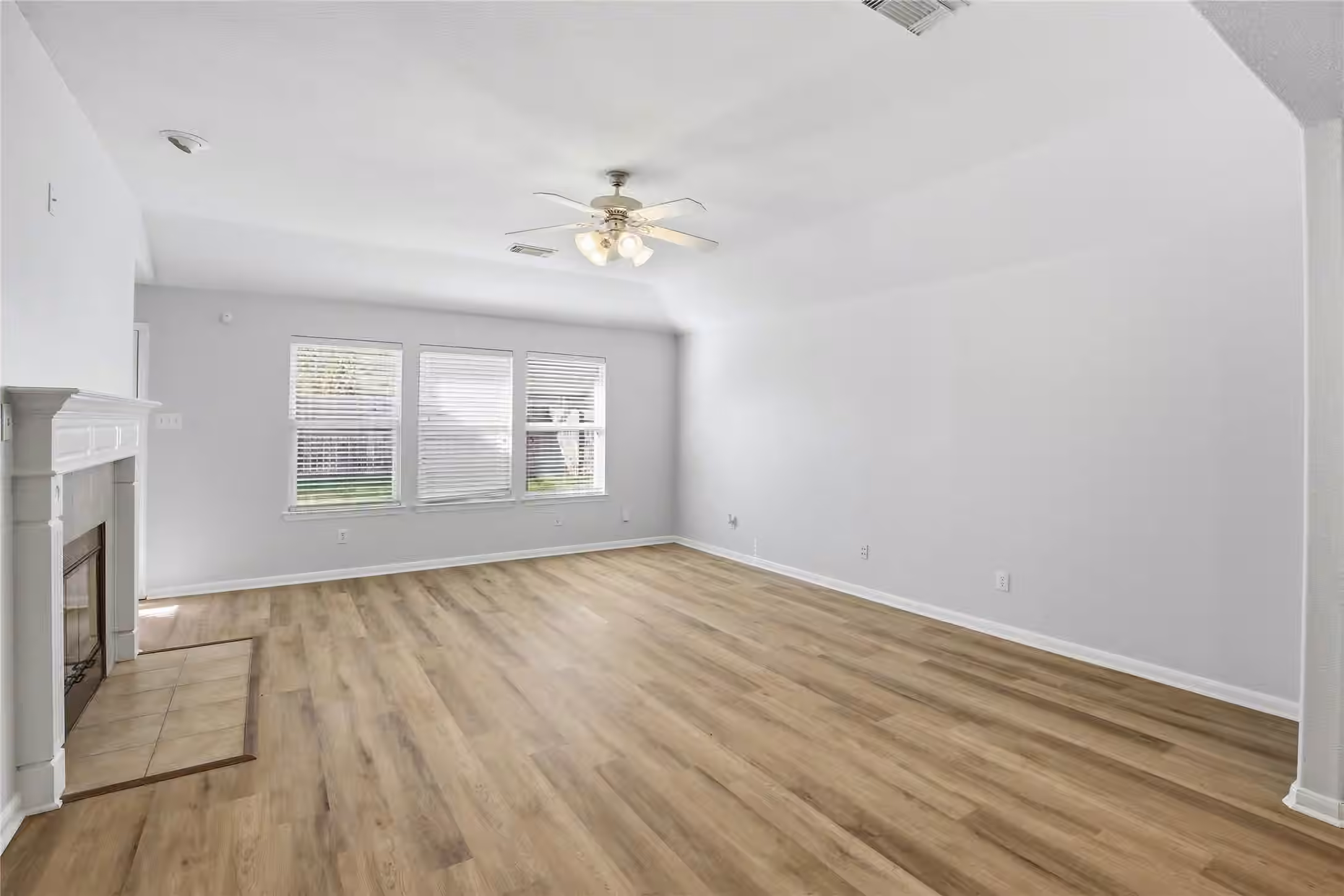Photo 4 of 21126 Amber Crossing Drive, Richmond, TX