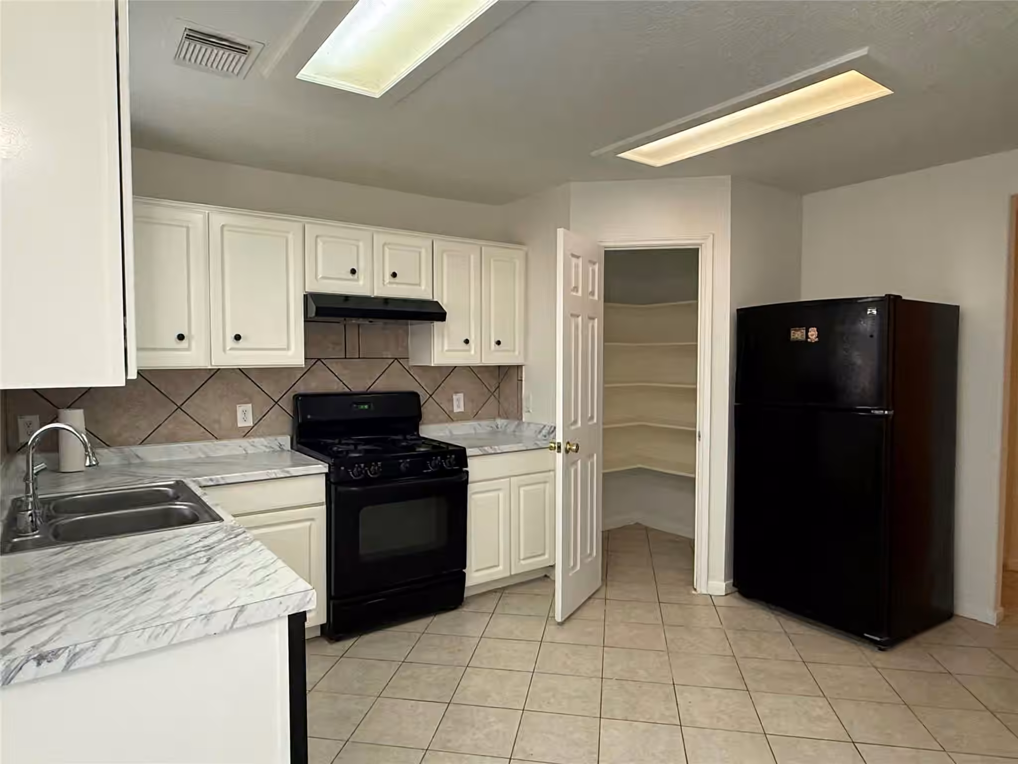 Photo 3 of 19511 Dawn Canyon Road, Houston, TX