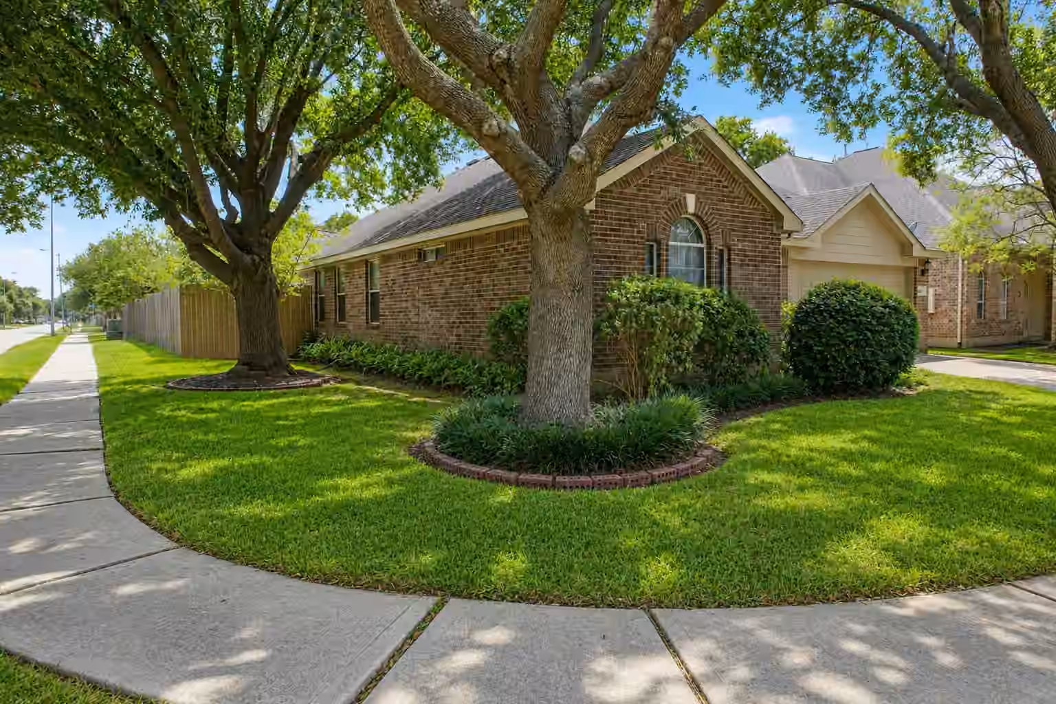 Photo 2 of 4603 Twisting Road, Houston, TX