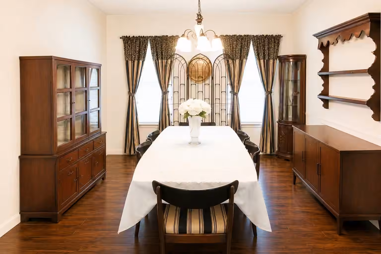 Photo 6 of 4603 Twisting Road, Houston, TX