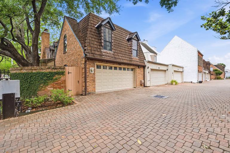 Photo of 5382 Brownway Street D39, Houston, TX