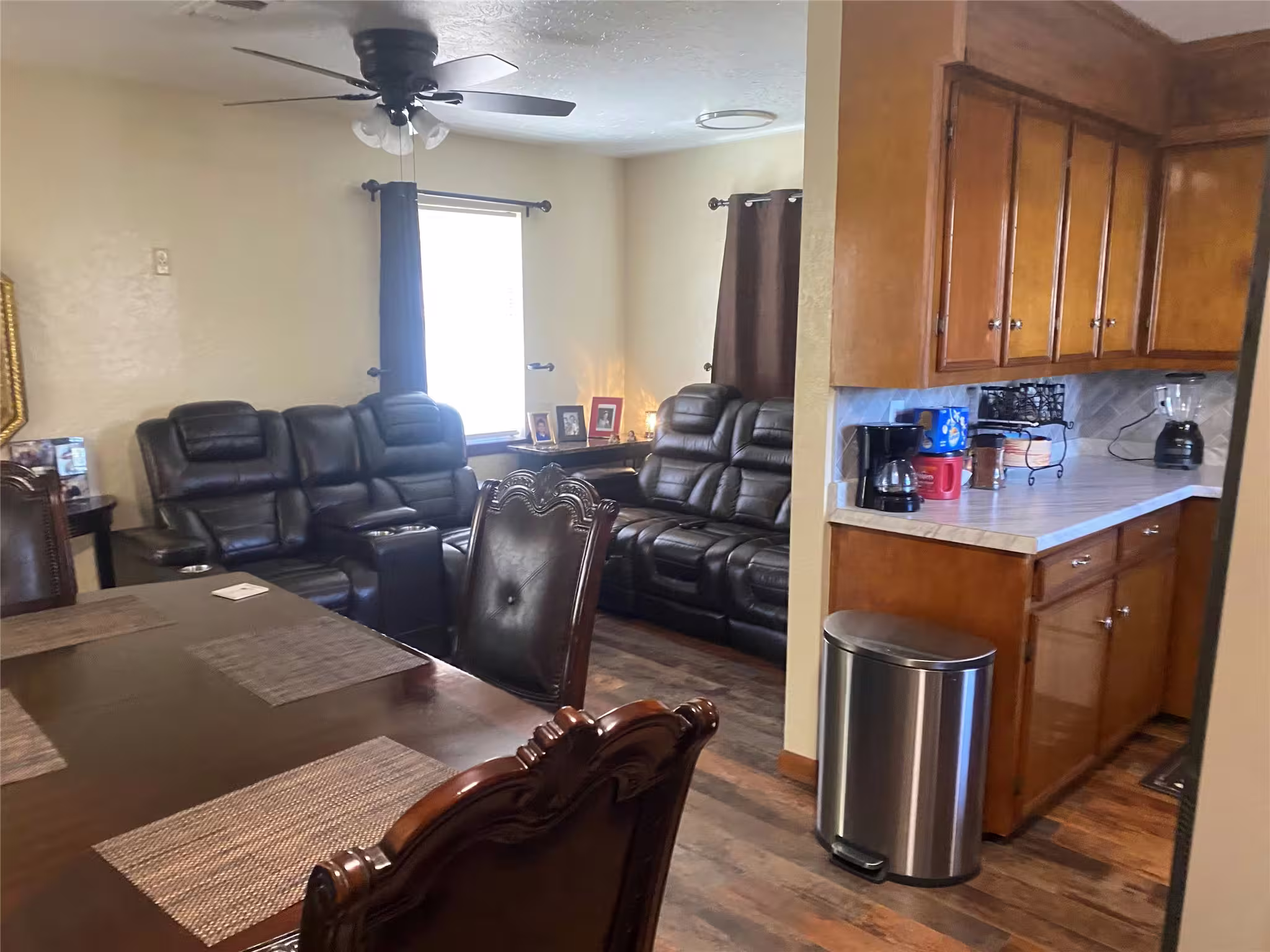 Photo 5 of 902 S Holly Avenue, Cleveland, TX