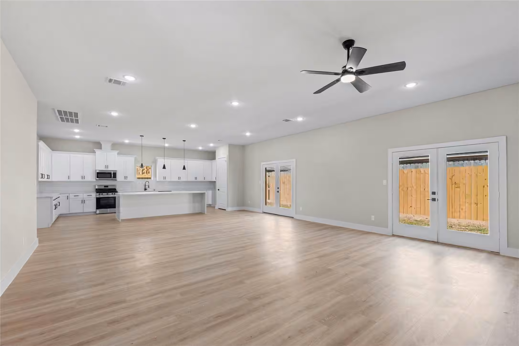 Photo 5 of 2610 PIEMONTE AVE, Spring, TX