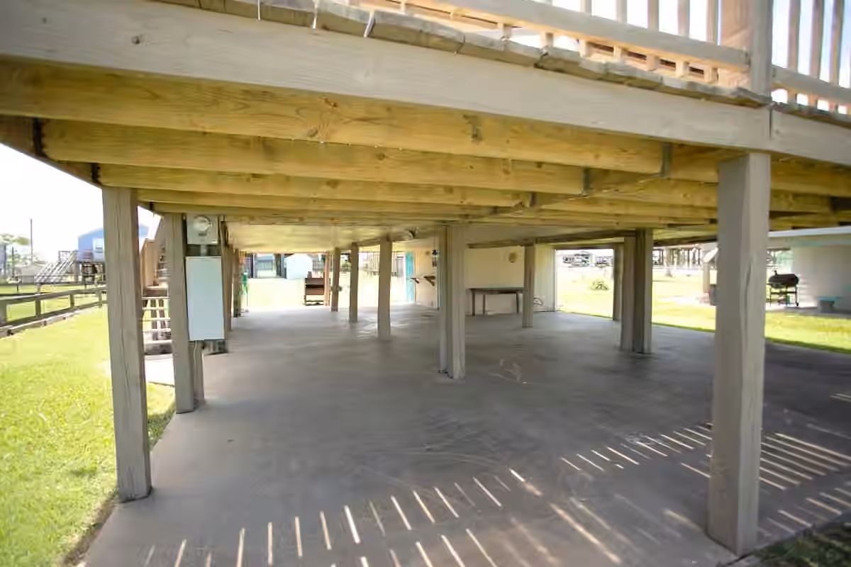 Photo 6 of 959 S East Road, Crystal Beach, TX