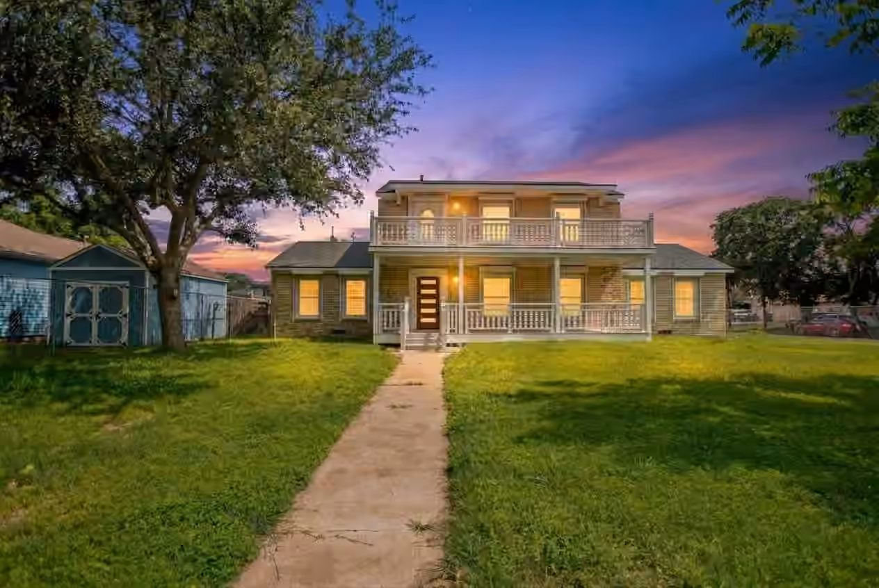 Photo 2 of 104 12th Avenue N, Texas City, TX