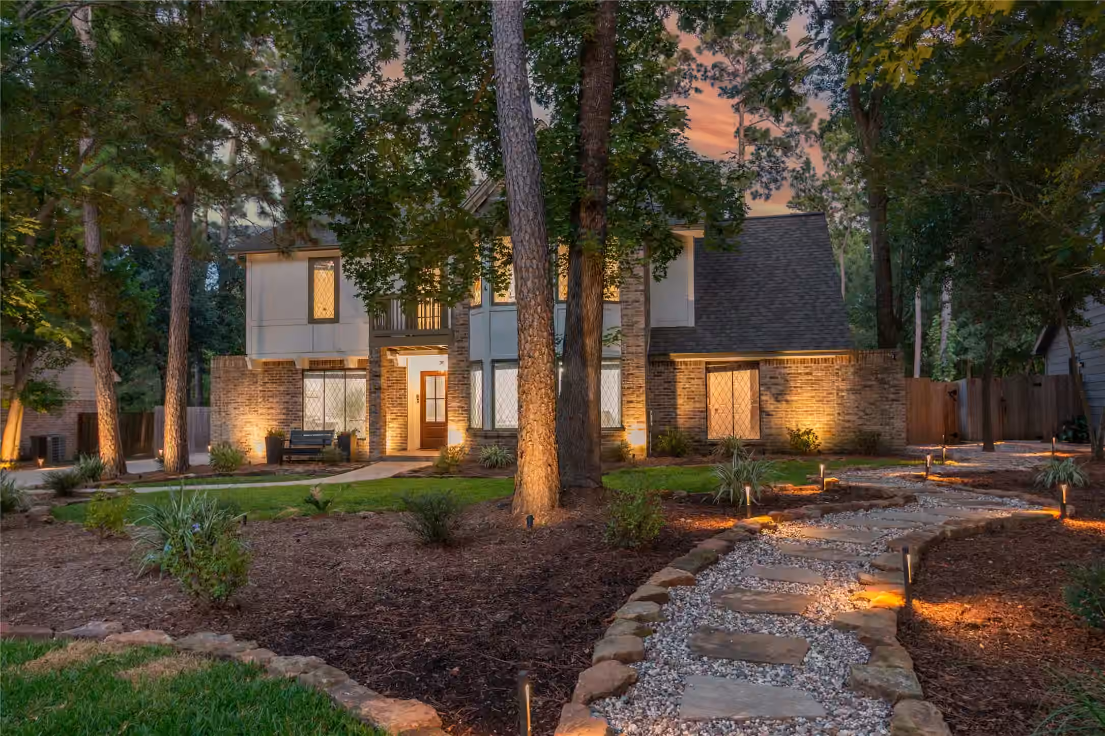 Photo 2 of 5 Thornhedge Court, The Woodlands, TX