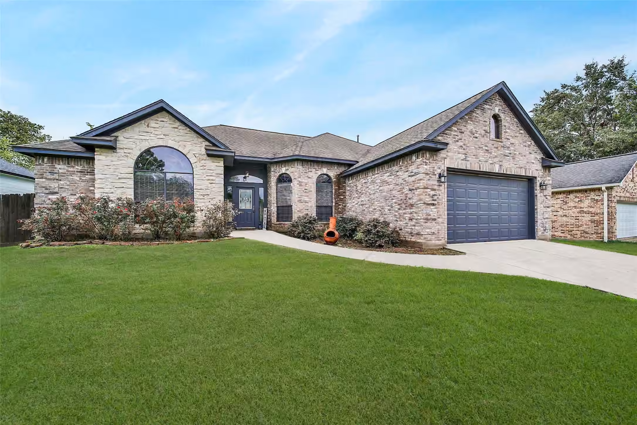 Photo 2 of 12802 Point Aquarius Boulevard, Willis, TX
