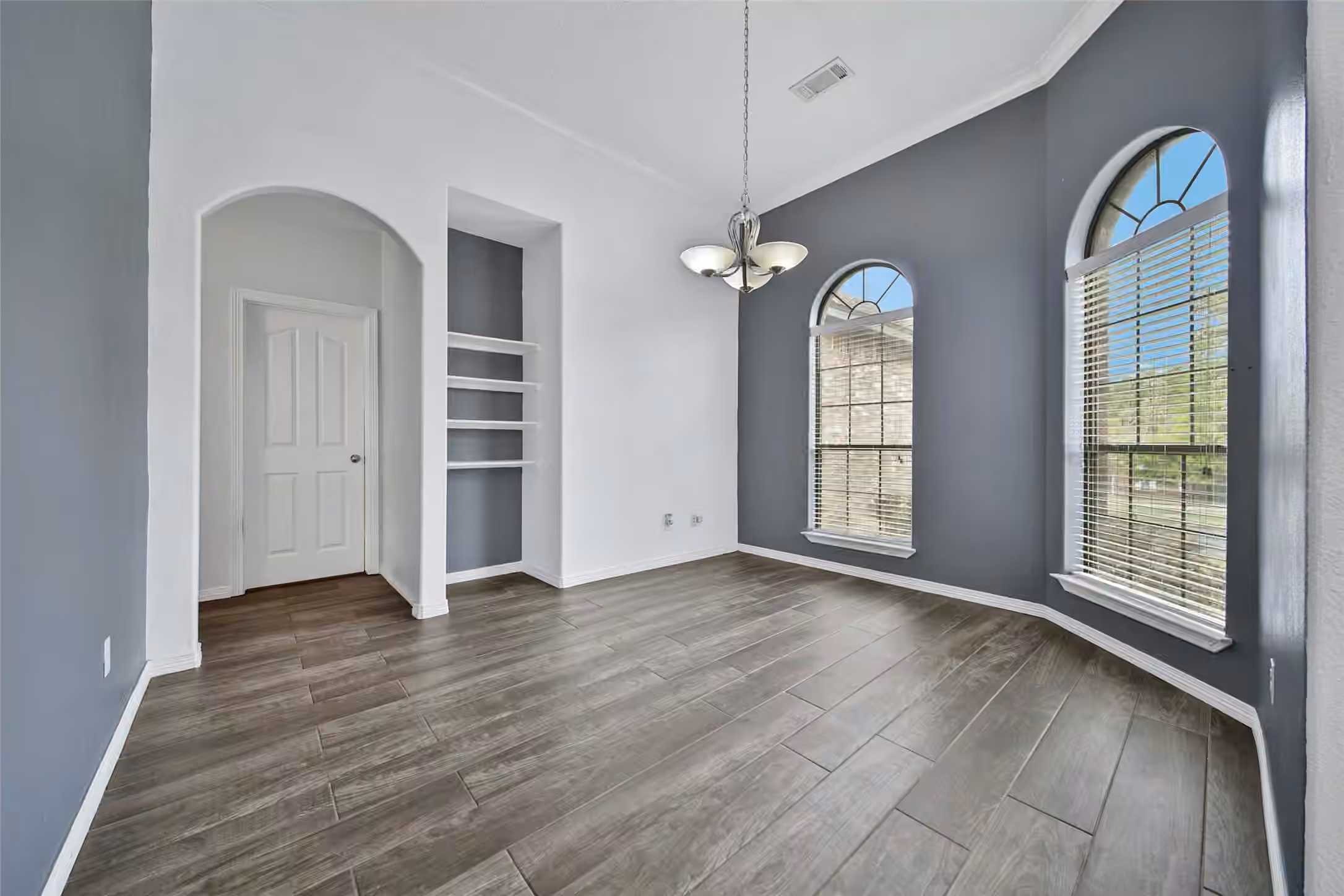 Photo 6 of 12802 Point Aquarius Boulevard, Willis, TX