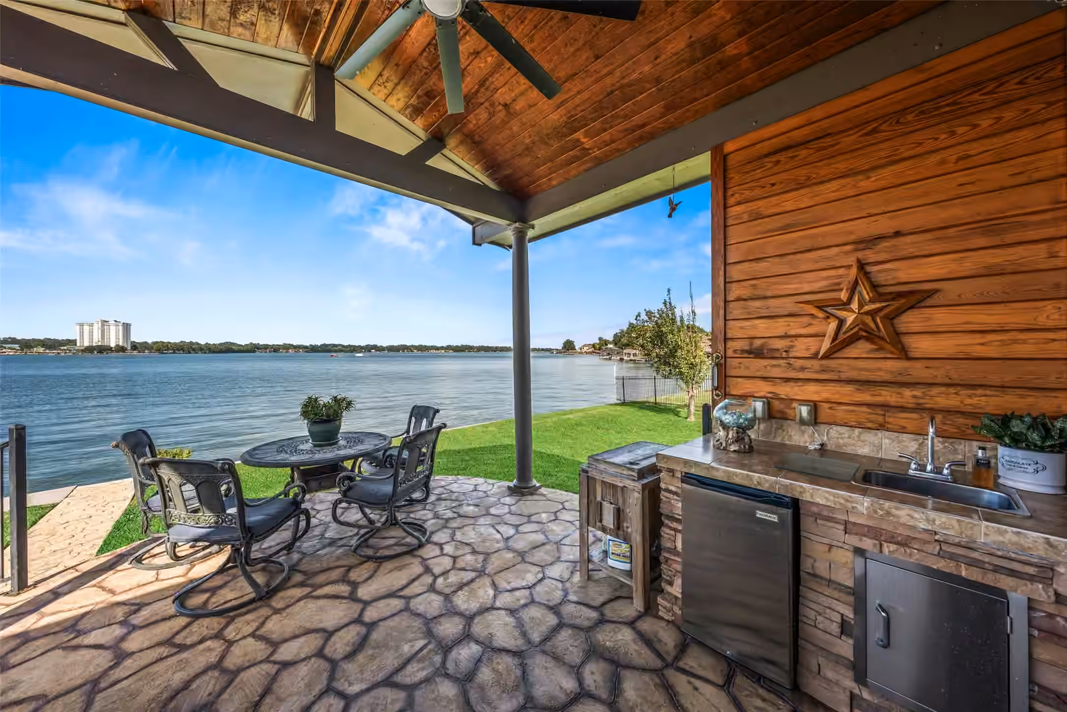 Photo 3 of 1034 Lake View Drive, Montgomery, TX