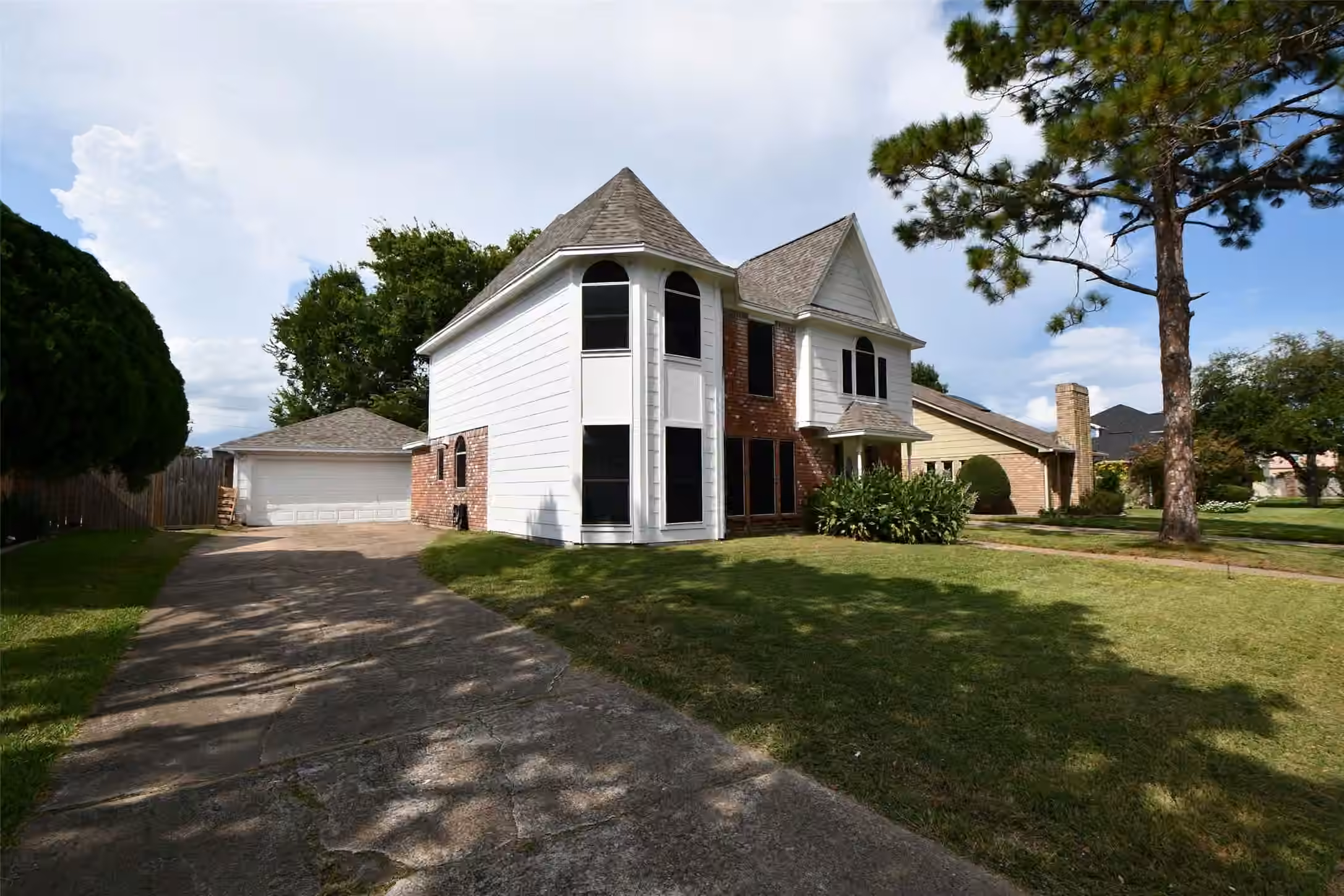 Photo 4 of 14706 W Bend Drive, Houston, TX