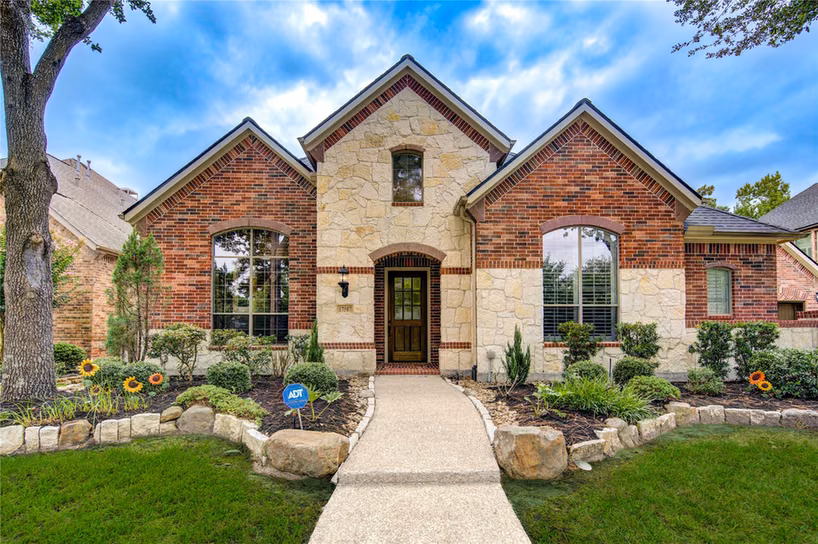 Photo 4 of 17507 Fisher Grove Lane, Humble, TX