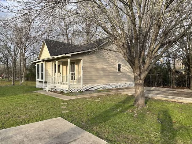 Photo of 5919 Woodview Drive, Houston, TX